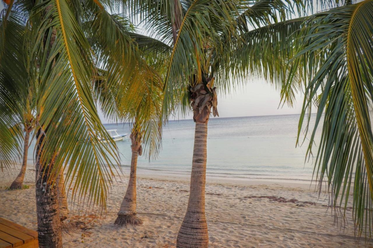 Hotel Posada Seremein ,West Bay ,Roatan Экстерьер фото