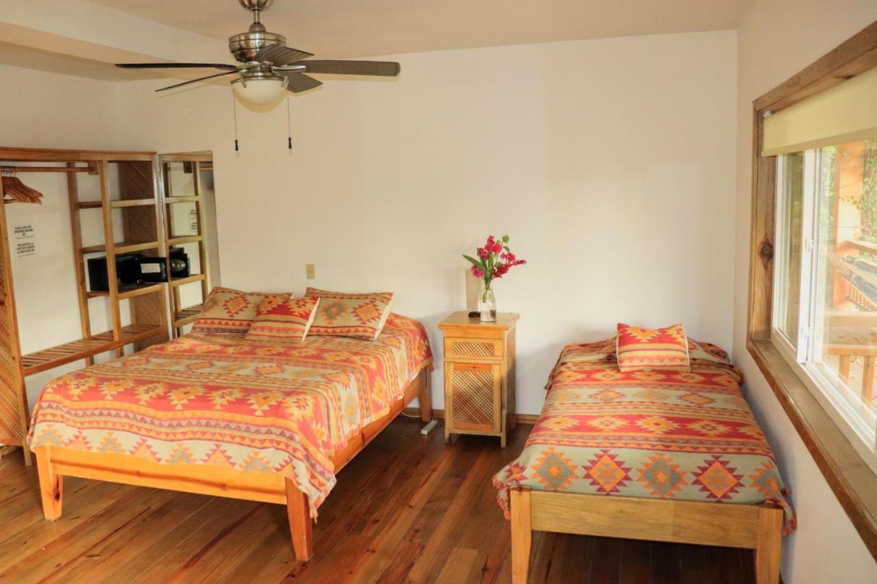 Hotel Posada Seremein ,West Bay ,Roatan Экстерьер фото