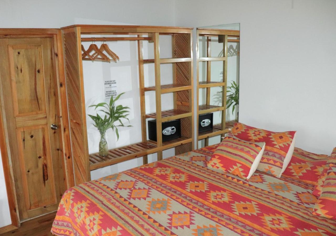 Hotel Posada Seremein ,West Bay ,Roatan Экстерьер фото