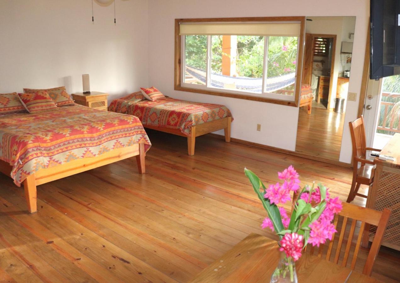 Hotel Posada Seremein ,West Bay ,Roatan Экстерьер фото