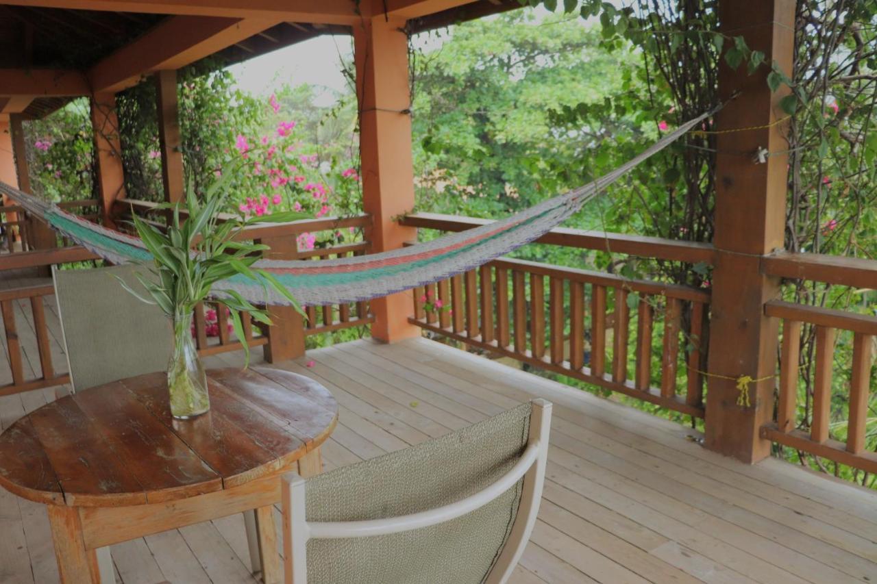 Hotel Posada Seremein ,West Bay ,Roatan Экстерьер фото