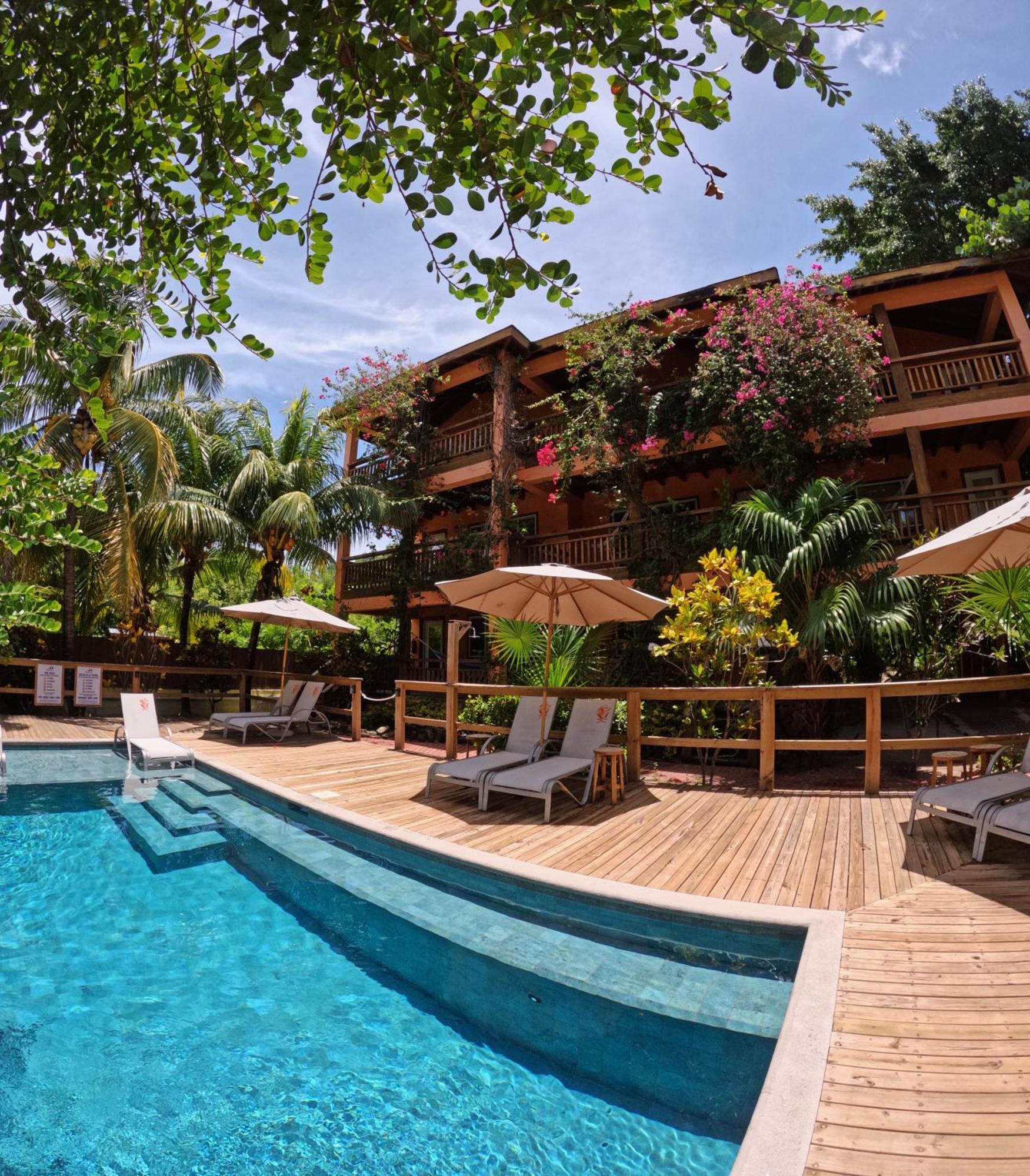 Hotel Posada Seremein ,West Bay ,Roatan Экстерьер фото