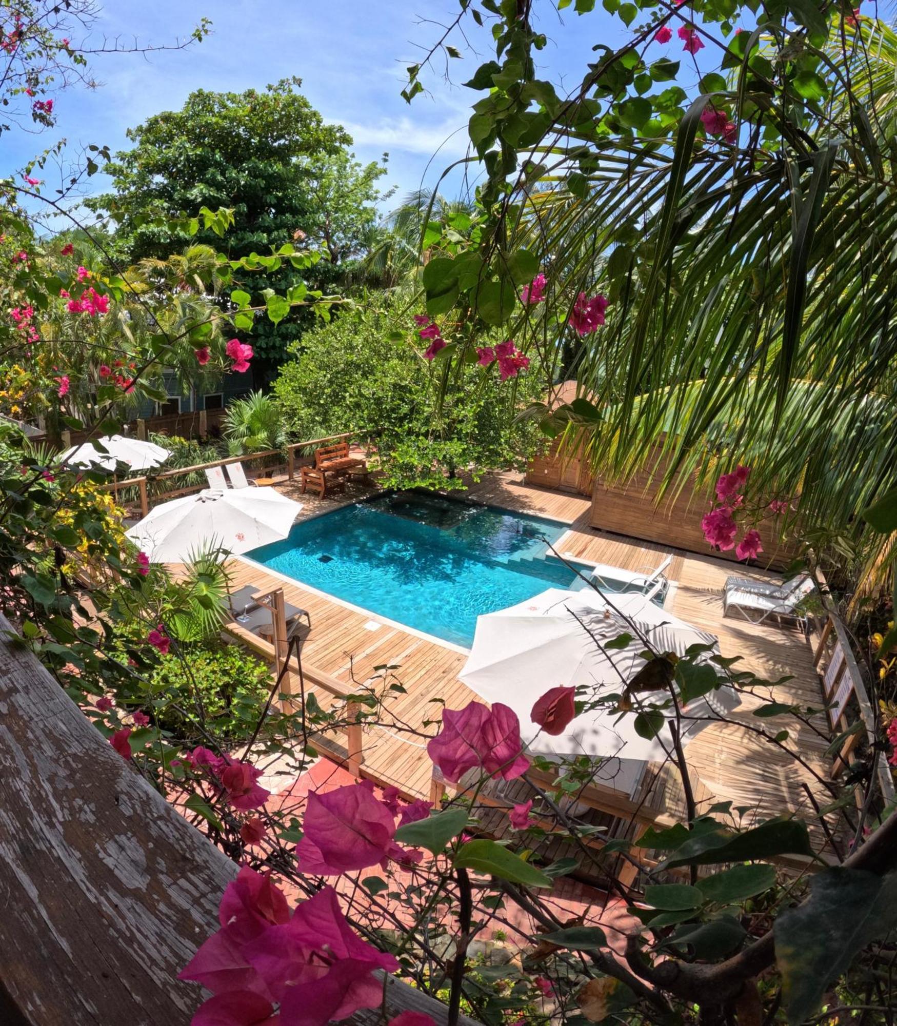 Hotel Posada Seremein ,West Bay ,Roatan Экстерьер фото