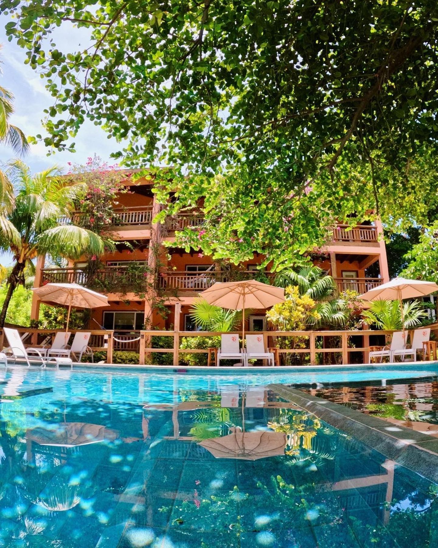 Hotel Posada Seremein ,West Bay ,Roatan Экстерьер фото