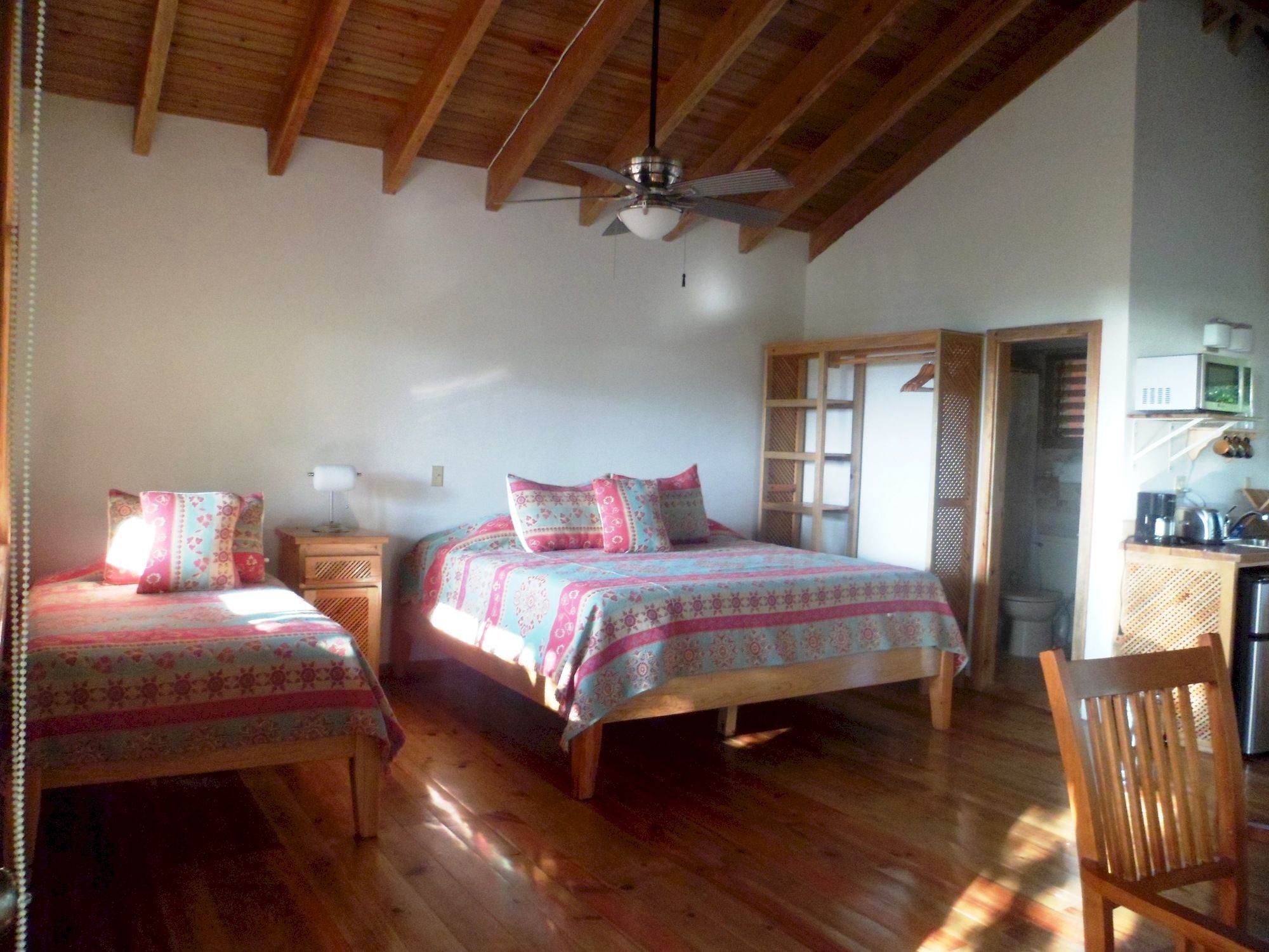 Hotel Posada Seremein ,West Bay ,Roatan Экстерьер фото