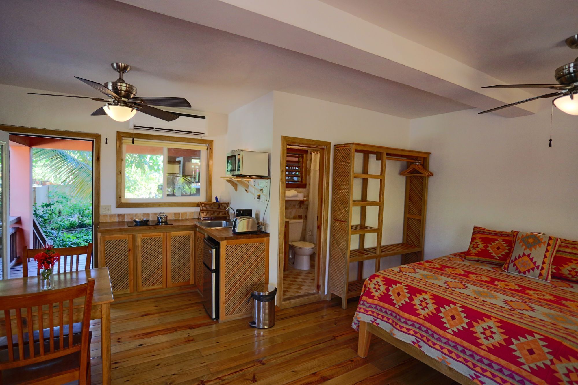 Hotel Posada Seremein ,West Bay ,Roatan Экстерьер фото